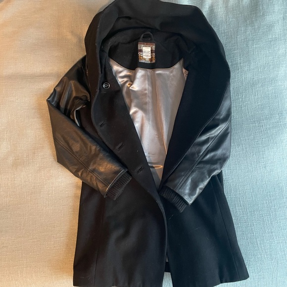 Faux-leather sleeved coat from Simons. Size large. - Picture 3 of 8